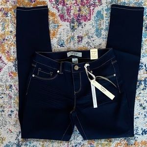 NWT D. Jeans Skinny Stretch Jean Size 6